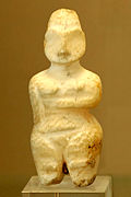 Figurine féminine en albâtre, Tell es Sawwan (Moyen Tigre, près de Samarra), vers 6000 av. J.-C