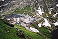 Vue de l'hospice à Bourg-Saint-Pierre.