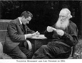 Boelgakov (l) en Tolstoj, 1910