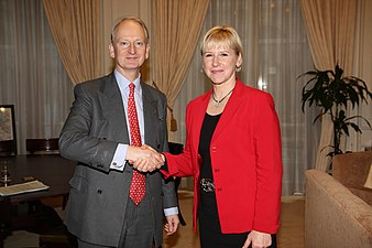 Brittiske UD-ministern Henry Bellingham och Margot Wallström i London 2011.