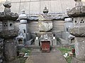 三浦義澄之墓（薬王寺跡、近殿神社向かって右、横須賀市大矢部1‐13）