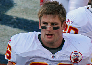 <span class="mw-page-title-main">Andy Studebaker</span> American football player (born 1985)