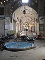 Vista de un patio en el interior del bazar