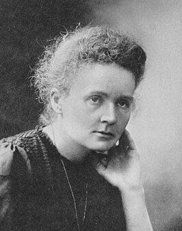 Maria Skłodowska-Curie Officiële foto bij het winnen van de Nobelprijs (1911), geretoucheerd