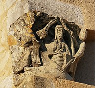 Un des chapiteaux du mur de la sacristie.