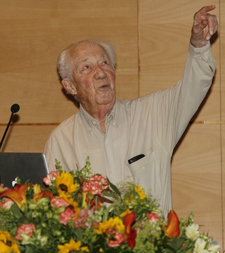 <span class="mw-page-title-main">Christian de Duve</span> Belgian biochemist and cytologist (1917–2013)