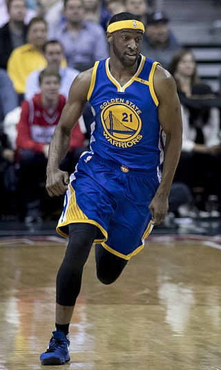 <span class="mw-page-title-main">Ian Clark (basketball)</span> American basketball player