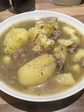 <span class="mw-page-title-main">Skirts and kidneys</span> Irish stew