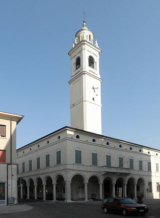 <span class="mw-page-title-main">Viadana, Lombardy</span> Comune in Lombardy, Italy