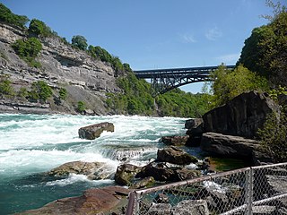 <span class="mw-page-title-main">Niagara River</span> River in New York, United States and Ontario, Canada