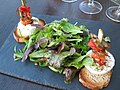 Salade mesclun et chevre chaud sur toasts.jpg