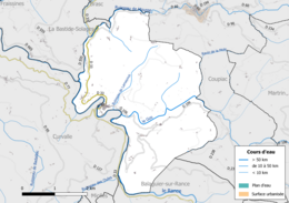 Carte en couleur présentant le réseau hydrographique de la commune