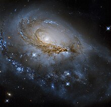 Hubble NGC 1961.jpg