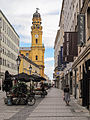 Theatinerkirche in straatzicht