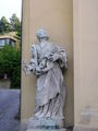 statue of Petrus in front of the Neustifter Pfarrkirche, Neustift am Walde / Wien, Austria