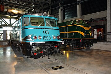 Electric locomotive 1503 (left) and diesel locomotive 6406 (right)