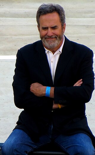 <span class="mw-page-title-main">Dan Fouts</span> American football player and broadcaster (born 1951)