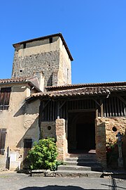 Entrée de l'église Saint-Jean.