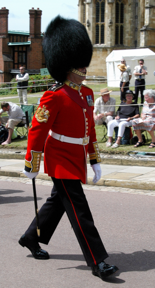 <span class="mw-page-title-main">Warrant officer (United Kingdom)</span> Non-commissioned rank in the British Armed Forces