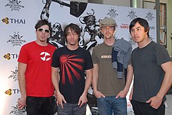 Hoobastank di MTV Asia Awards 2006, Dari kiri ke kanan: Dan Estrin, Doug Robb, Chris Hesse, dan Josh Moreau.