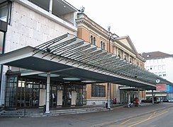 Eingang zum Kongresshaus an der Claridenstrasse, hinten der Eingang zur Tonhalle (2008)