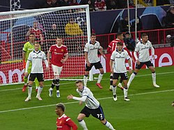 Manchester United and Atalanta players in the penalty area