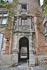 Porte de l'hôtel de Guillaume de Bernuy.