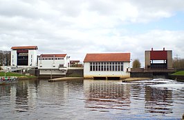 Sluis- en gemaalcomplex gezien in de richting van Enschede