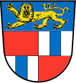 Gemeinde Eckersdorf Unter blauem Schildhaupt, darin ein schreitender, herschauender Löwe, geviert; 1 und 4: Rot, 2 und 3: in Silber ein blauer Pfahl.