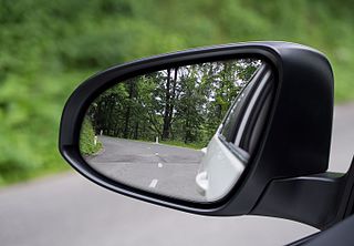 <span class="mw-page-title-main">Side-view mirror</span> Vehicle wing mirror