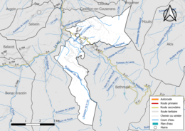 Carte en couleur présentant le réseau hydrographique de la commune