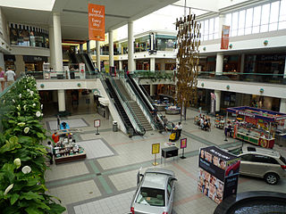 <span class="mw-page-title-main">Southdale Center</span> Regional mall in Edina, Minnesota, U.S.