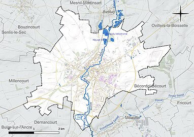 Carte en couleur présentant le réseau hydrographique de la commune