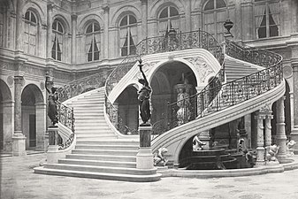 L'ancien escalier de l'hôtel de ville.