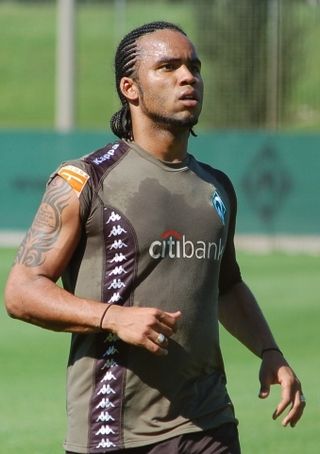 <span class="mw-page-title-main">Carlos Alberto (footballer, born December 1984)</span> Brazilian footballer