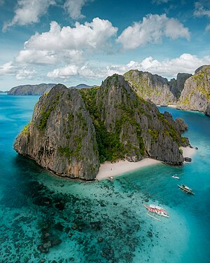 Postcard-worthy views of El Nido, Palawan El Nido, Palawan where the El Nido-Taytay Managed Resource Protected Area can be found, the largest marine sanctuary in the Philippines. Photograph: Nicko Melendres (CC BY-SA 4.0)