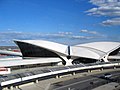 TWA Flight Center dell'Aeroporto internazionale John F. Kennedy a New York, di Eero Saarinen, 1962