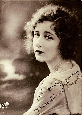 Mildred Harris, ongeveer rond 1918-1920.