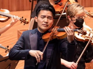 <span class="mw-page-title-main">Ray Chen</span> Taiwanese-Australian violinist (born 1989)