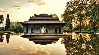 <span class="mw-page-title-main">Shalimar Bagh, Srinagar</span> Mughal garden at Dal Lake, Srinagar, Jammu and Kashmir