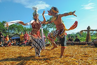 <span class="mw-page-title-main">Lengger</span> Indonesian traditional dance