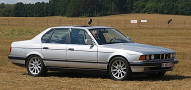 BMW E32 arriving Schaffen-Diest 2018.jpg