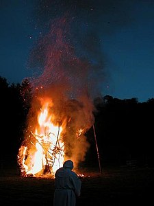 Foguera de Beltane en Butser Ancient Farm