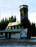 Gaststätte mit Aussichtsturm auf dem Olověný vrch