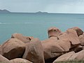 Granit rose et vue sur les sept-îles