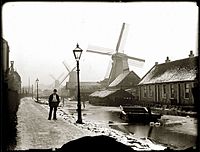 De Middenweg in de Zaagmolenbuurt (tegenwoordig Gillis van Ledenberchstraat); před 1896