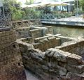 Reste der griechischen Stadtmauer auf der Piazza Bellini