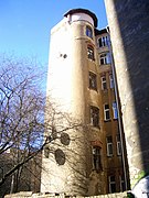 Ēka Rīgas iekšpagalmā, pavasarī. Building at Rīga's inner yard at spring. March, 2013 - panoramio.jpg