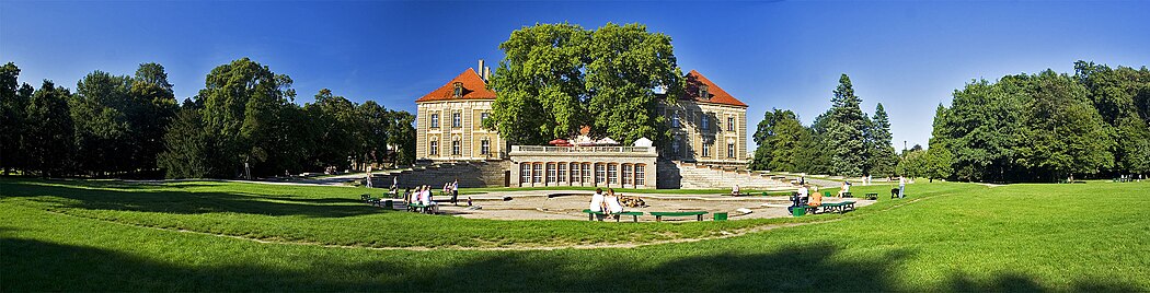 Panorama parku i pałacu