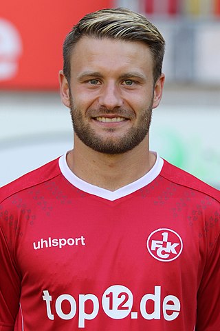 <span class="mw-page-title-main">Daniel Halfar</span> German former professional footballer (born 1988)